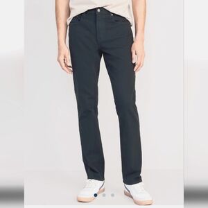 Cotton slim fit chino pants from Old Navy. Navy blue NWT 36/34